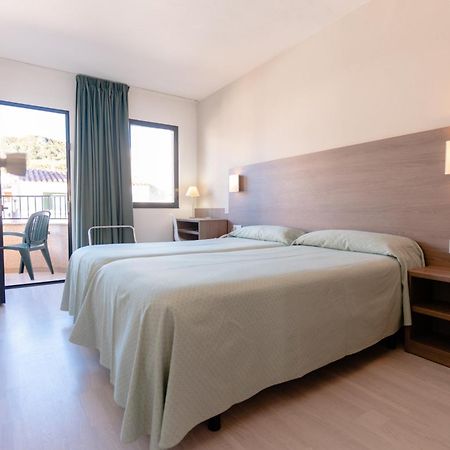 Apartamentos Loar Ferreries Bagian luar foto