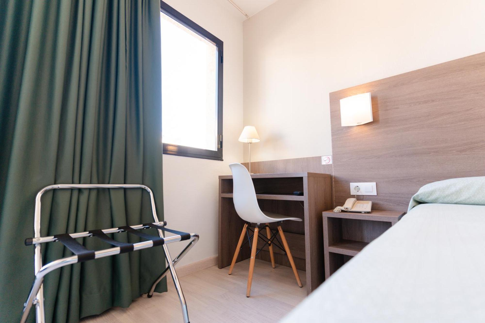 Apartamentos Loar Ferreries Bagian luar foto