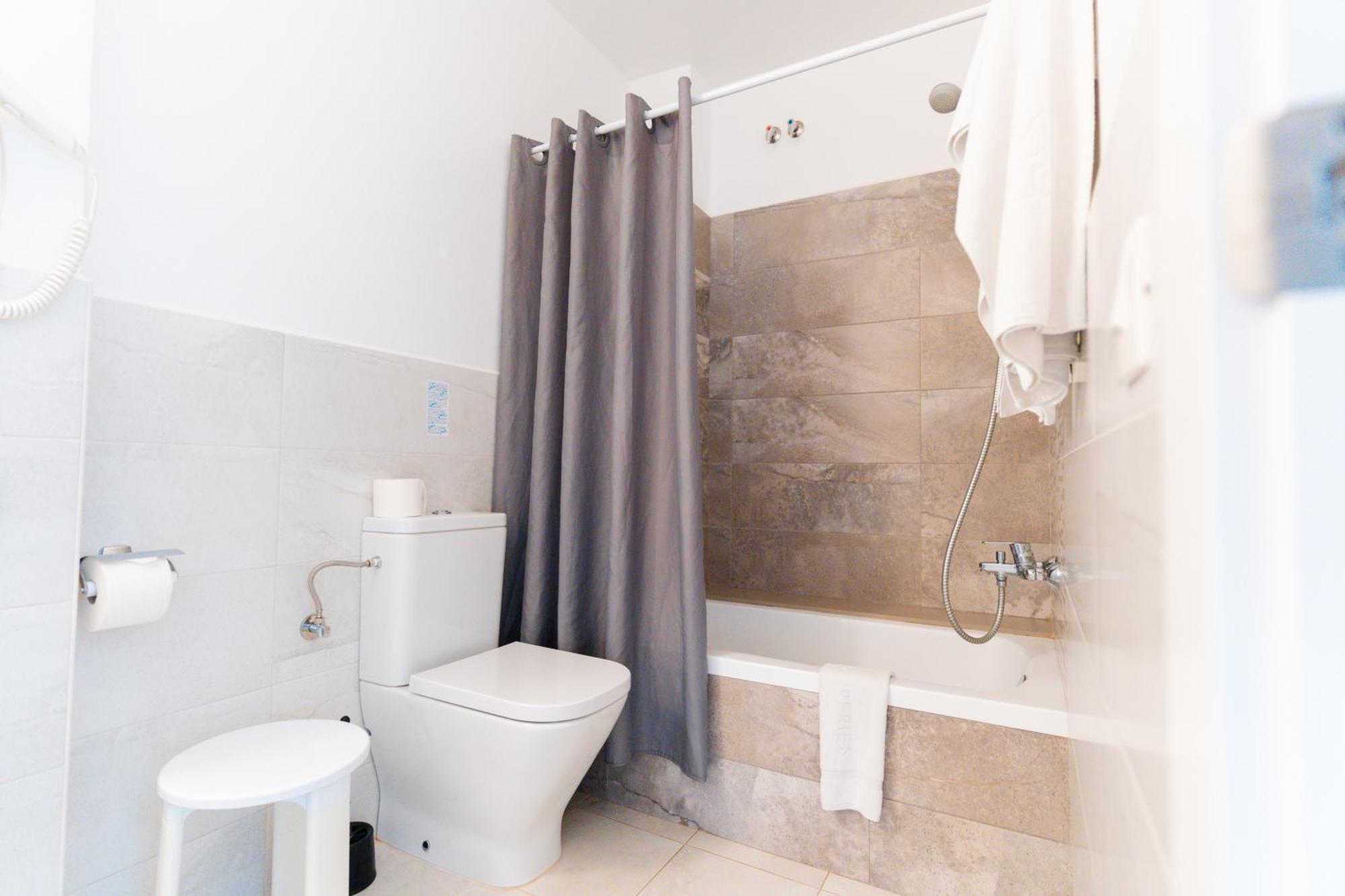 Apartamentos Loar Ferreries Bagian luar foto