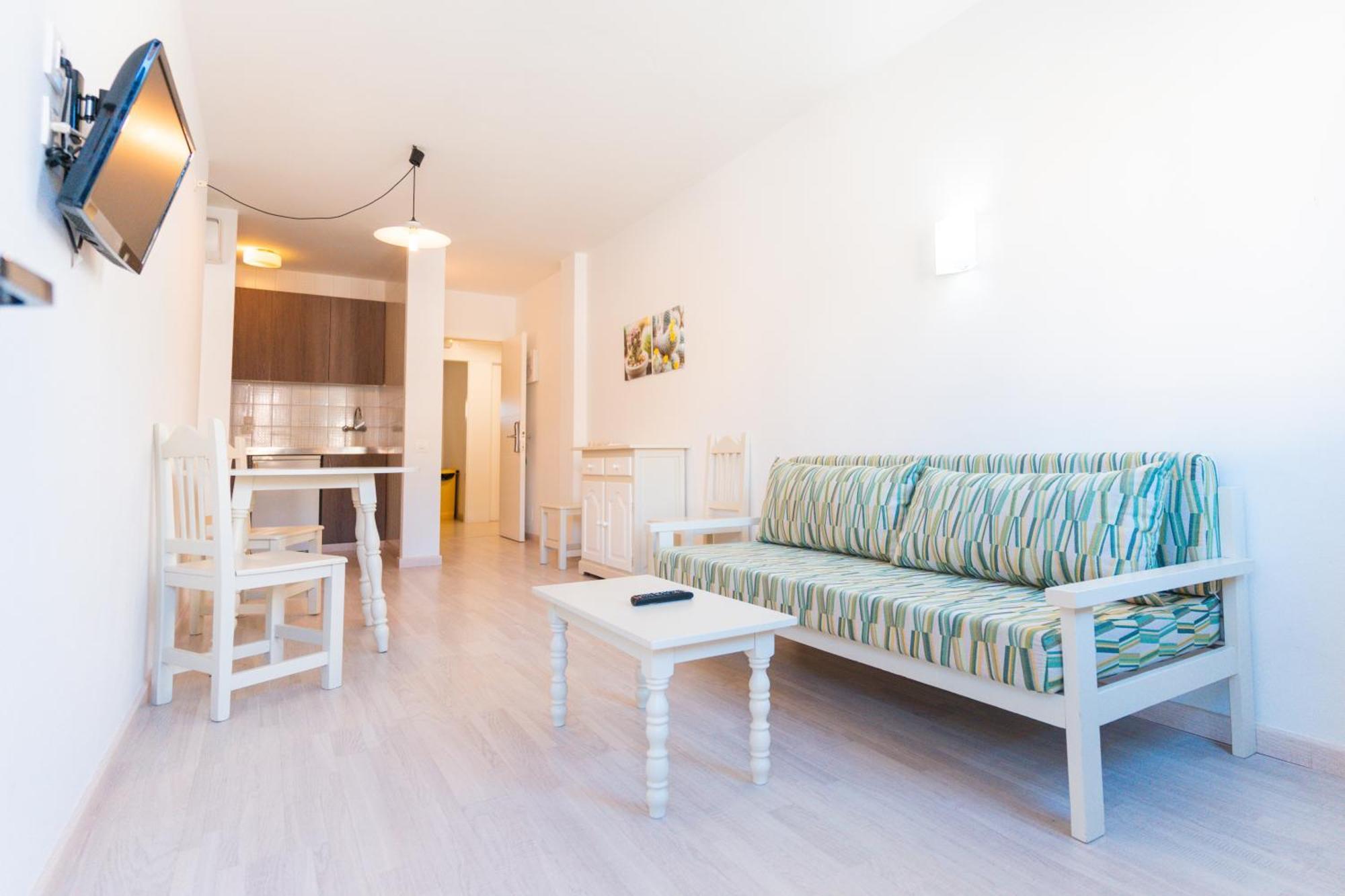 Apartamentos Loar Ferreries Bagian luar foto